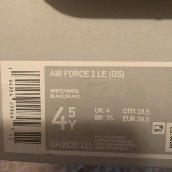 Brand new, never worn . - Picture 5 of 5